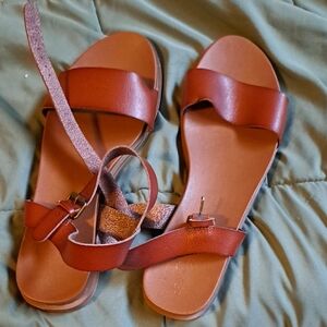 Universal Thread Tan Brown Ankle-Strap Flat Sandals